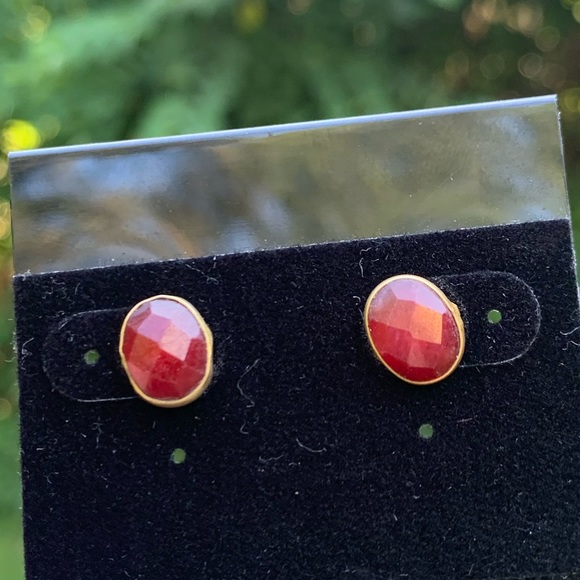 NWT Large Oval Garnet Faceted Studs - Picture 7 of 9